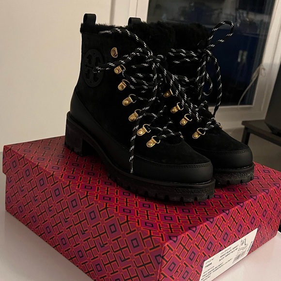 NWT Tory Burch Thea Lug Sole Boots in Original Box Size 7 - Picture 7 of 12